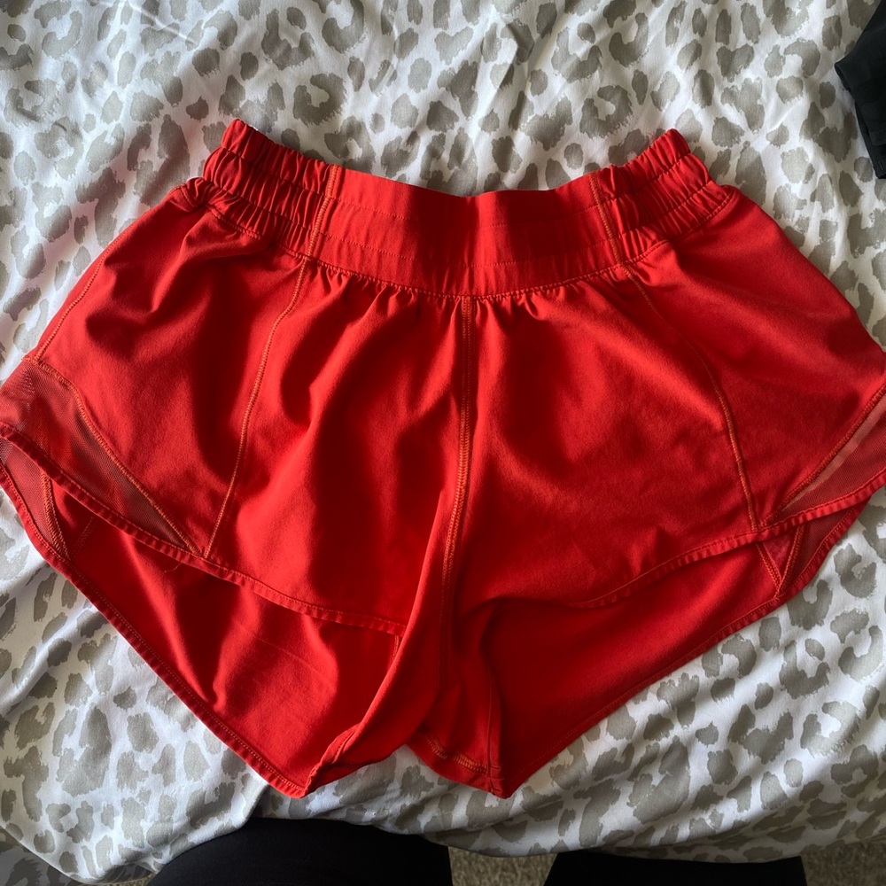 Lululemon hotty hot shorts 2.5